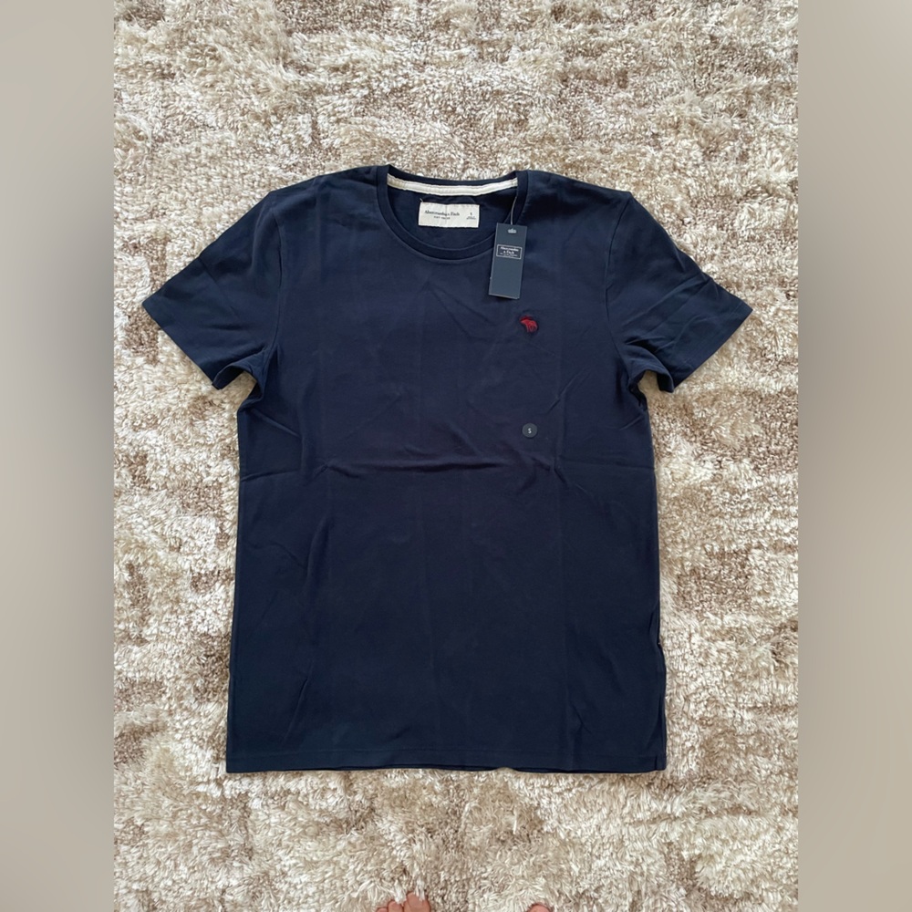 NWT Abercrombie & Fitch Men's Navy Tee - Picture 2 of 3